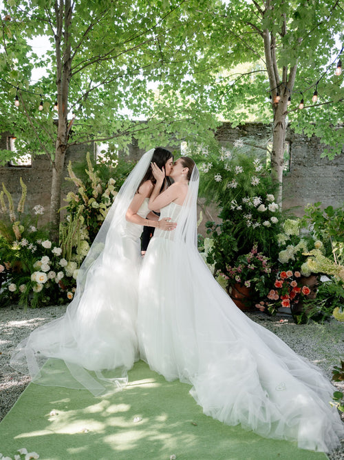 A Summertime Wedding with a "Fresh Fruit-Meets-Met Gala" Aesthetic in Hudson Valley
