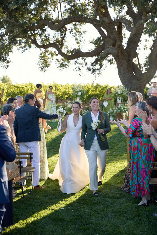After Proposing to Each Other on The Exact Same Day, This Couple Exchanged Vows at Gainey Vineyard