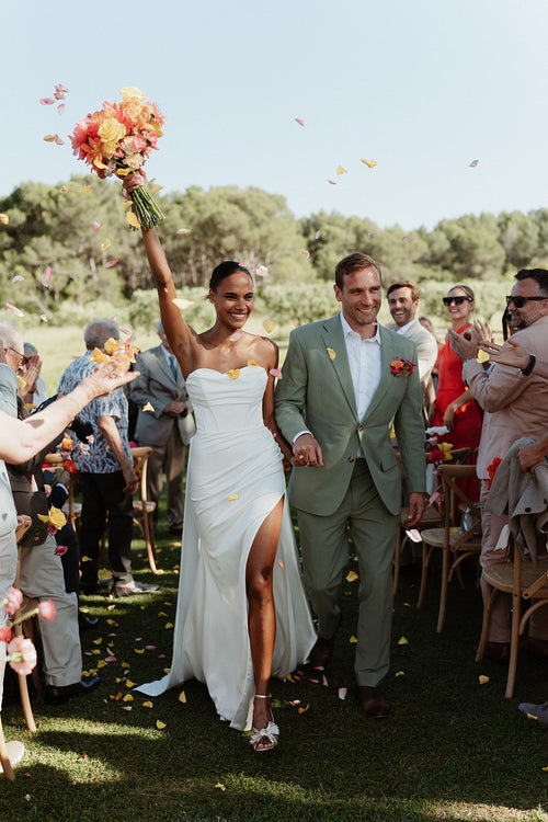 A Destination Wedding at Le Mas de la Rose Inspired by a Monet Painting