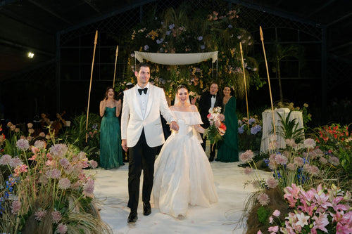 The Bride’s Fashion for Her Destination Wedding in Mayakoba Channeled Vintage Glamour