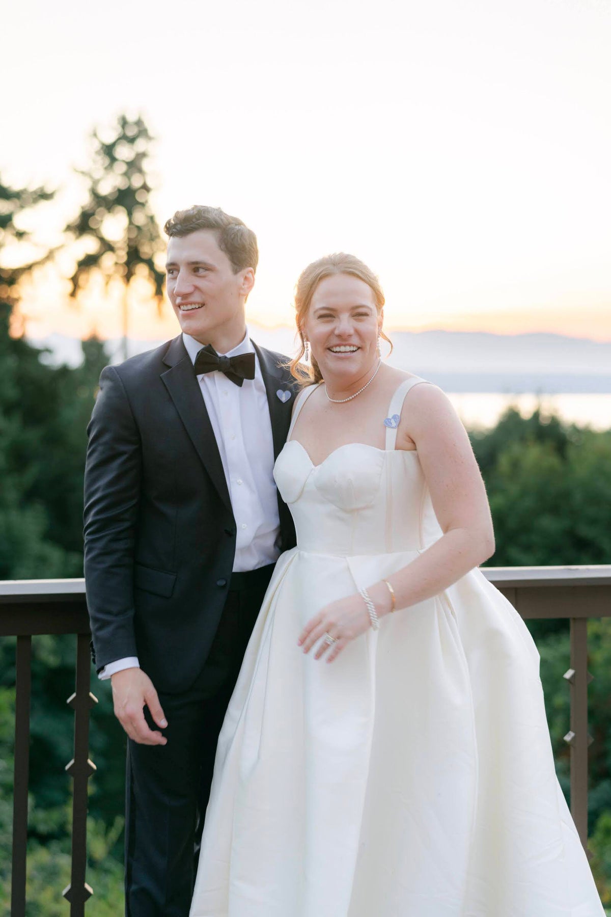 A Romantic “Pacific Northwest-Meets-California” Waterfront Wedding in Seattle