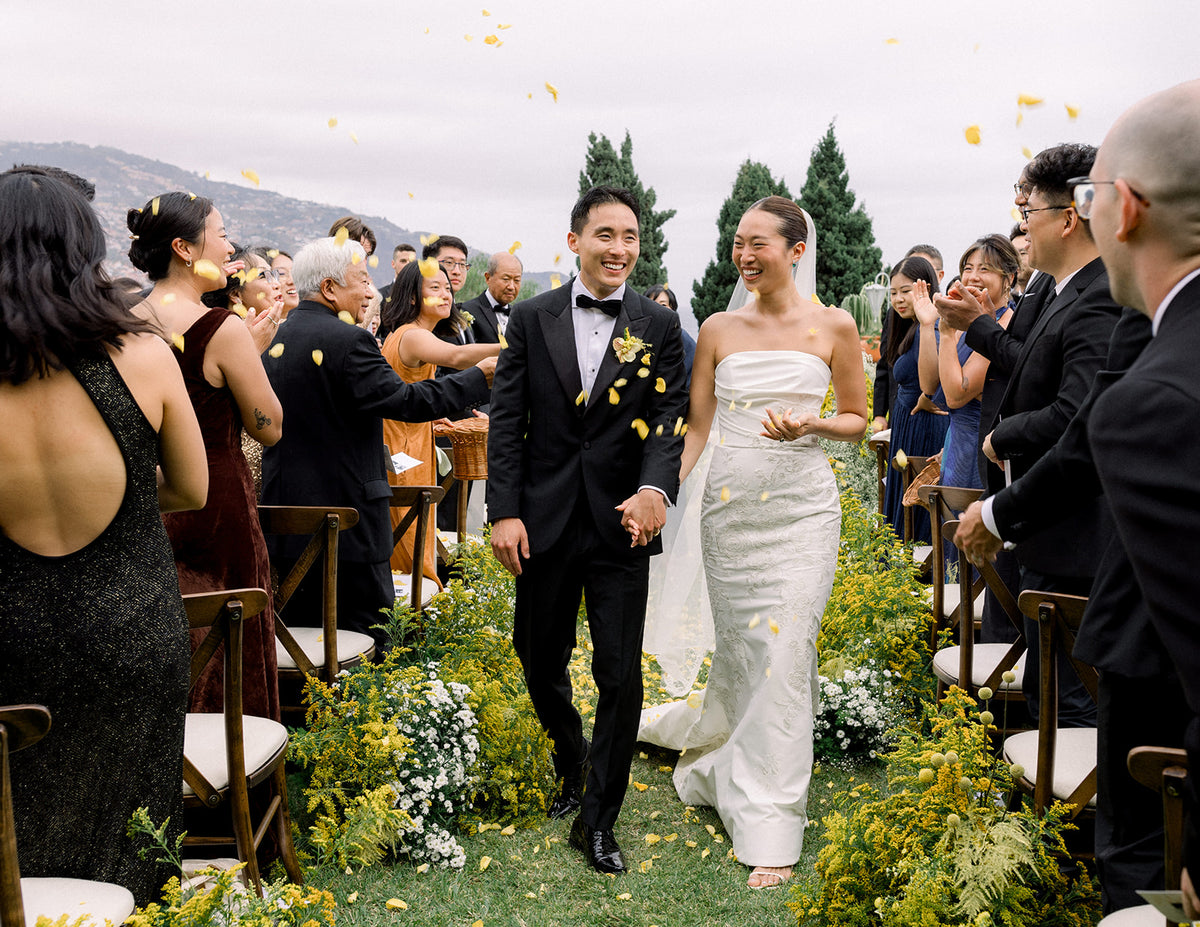 The Groom Surprised Everyone by Singing "Can’t Take My Eyes Off You" During His Wedding Speech in Madeira