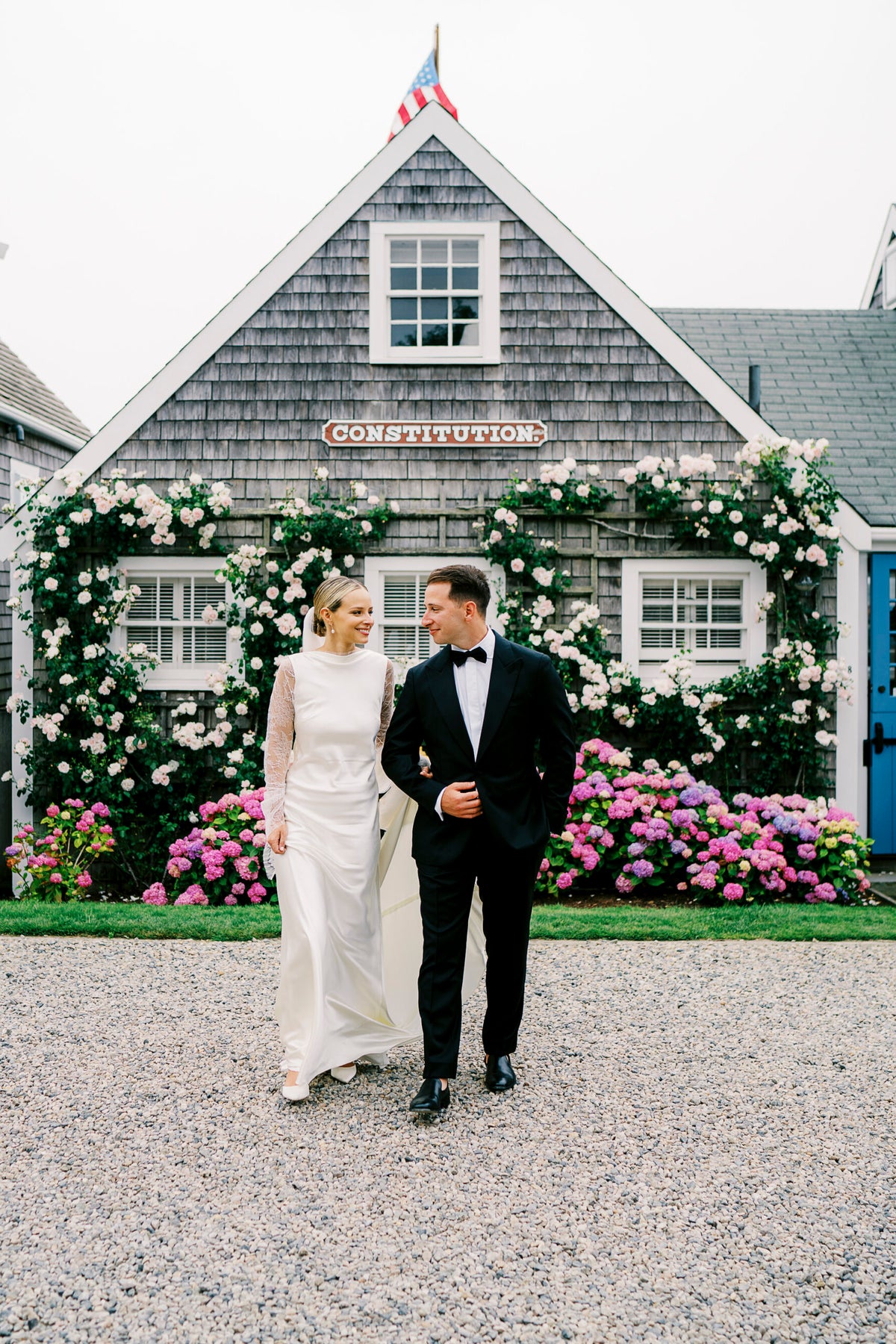 Songs From <i>The Parent Trap</i> Soundtracked This Coastal Jewish Wedding at The Nantucket Hotel