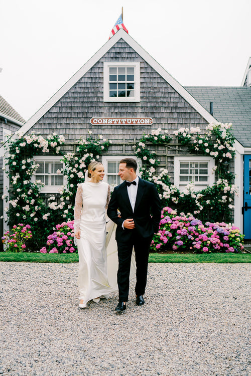 Songs From <i>The Parent Trap</i> Soundtracked This Coastal Jewish Wedding at The Nantucket Hotel