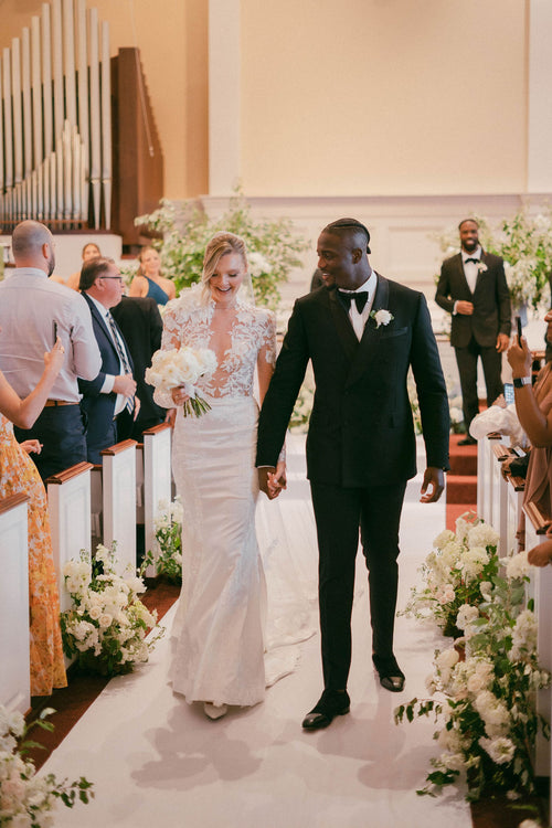 Savannah and Jamey Mosley’s Sophisticated Summer Wedding Near The Bride's Buffalo Hometown