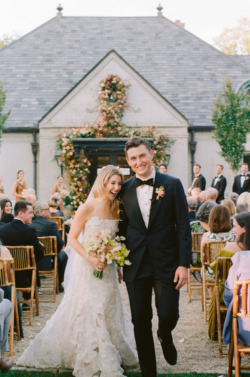 The Bride Transformed Her Mother’s 1980s Wedding Dress for Her Autumn Tennessee Celebration