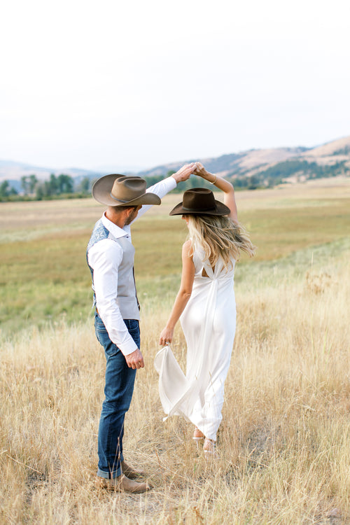 This Couple Signed Their Wedding License in New York and Had a Micro-Wedding in Montana