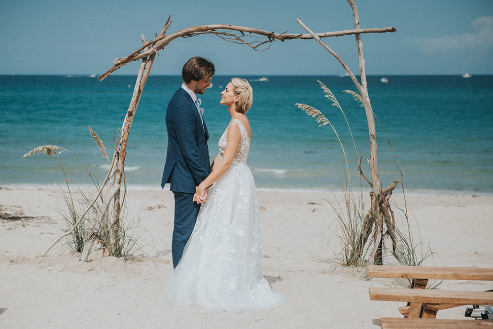They Shared Their First Kiss in Palm Beach, 3 Years Later They Got Married There