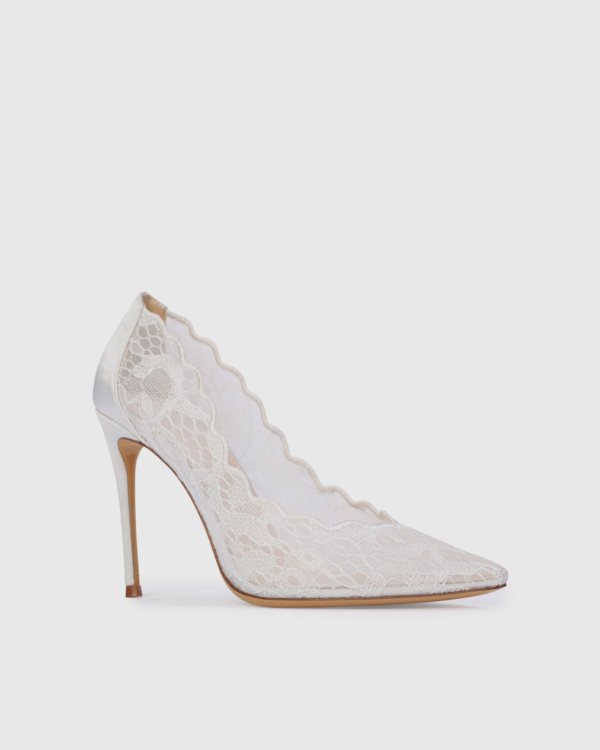 Zea 100 Pump in White Scalloped Paisley Lace