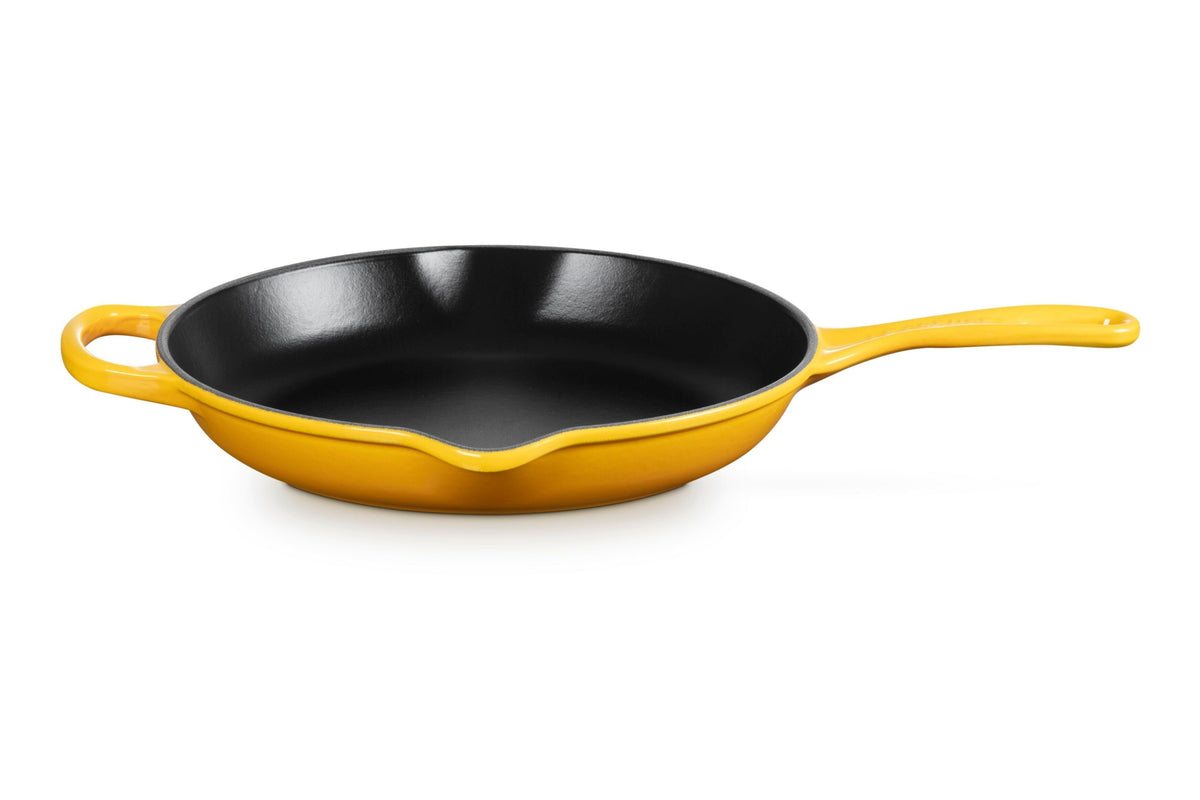 Le Creuset Signature Round Skillet, 10.25" in Nectar