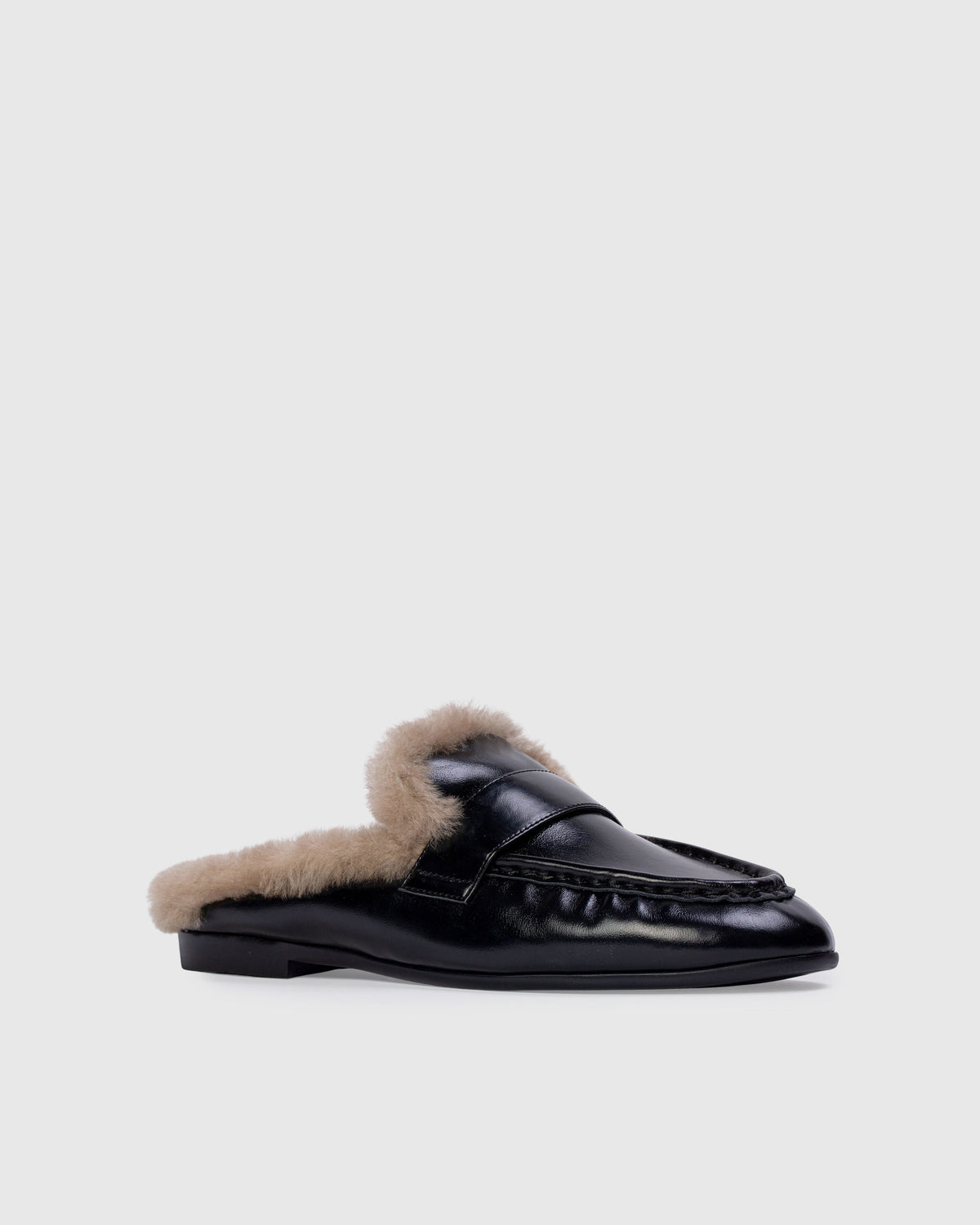 Theo Mule in Black Leather/Caramel Shearling