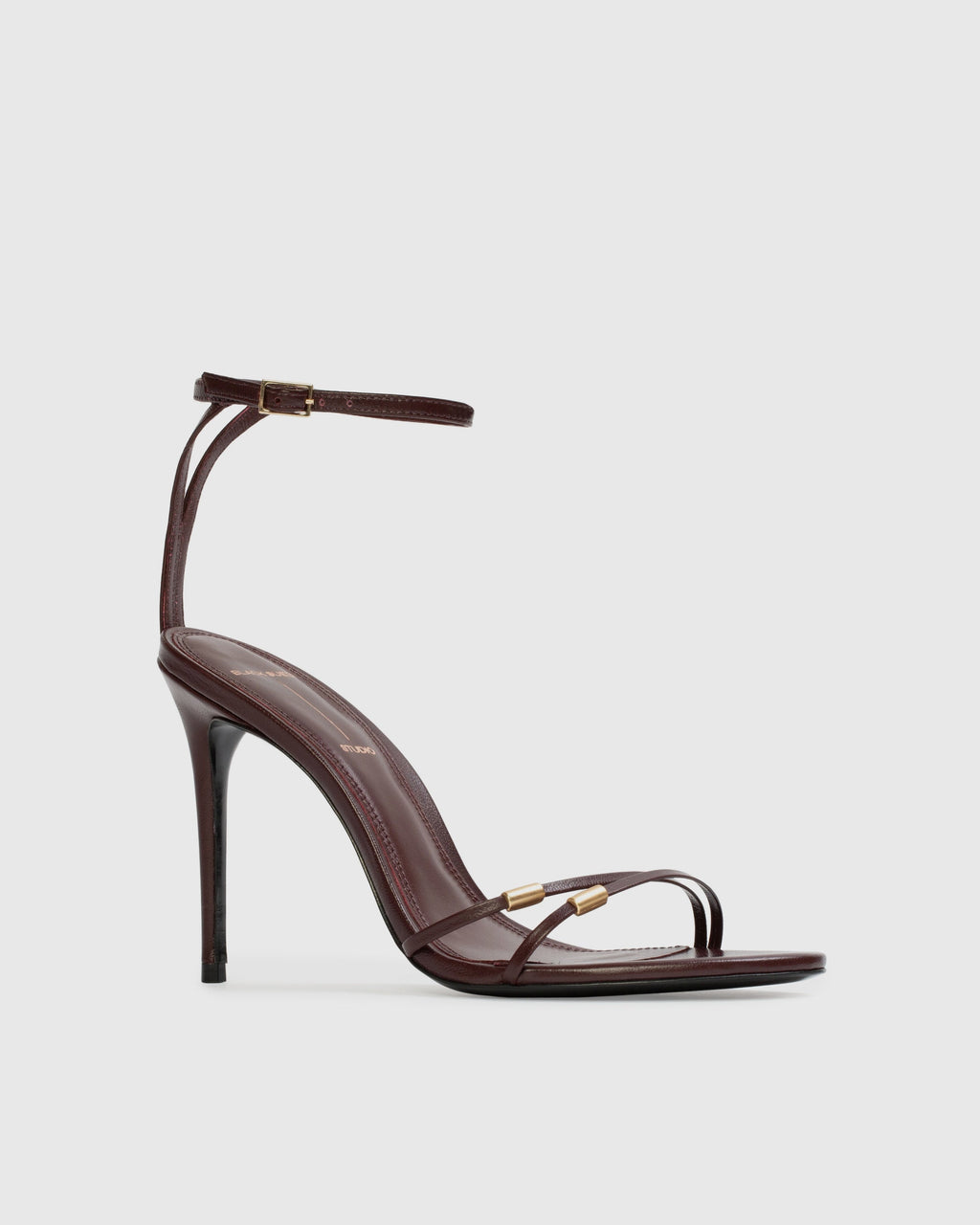 Britanny 100 in Bordeaux Leather