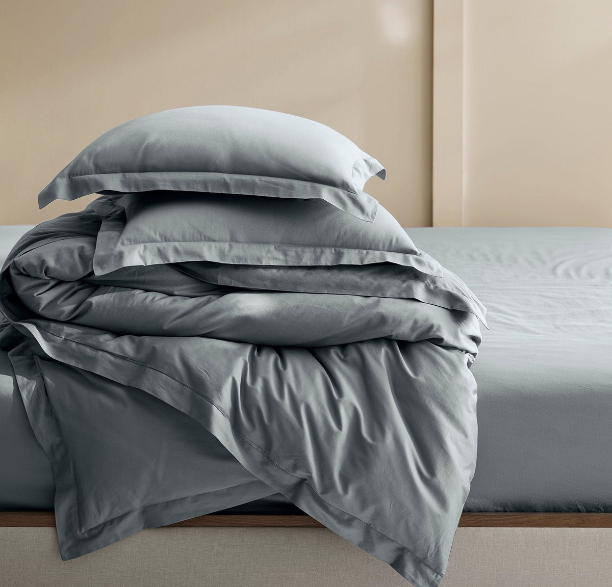 Signature Hemmed Duvet Set in Bluestone