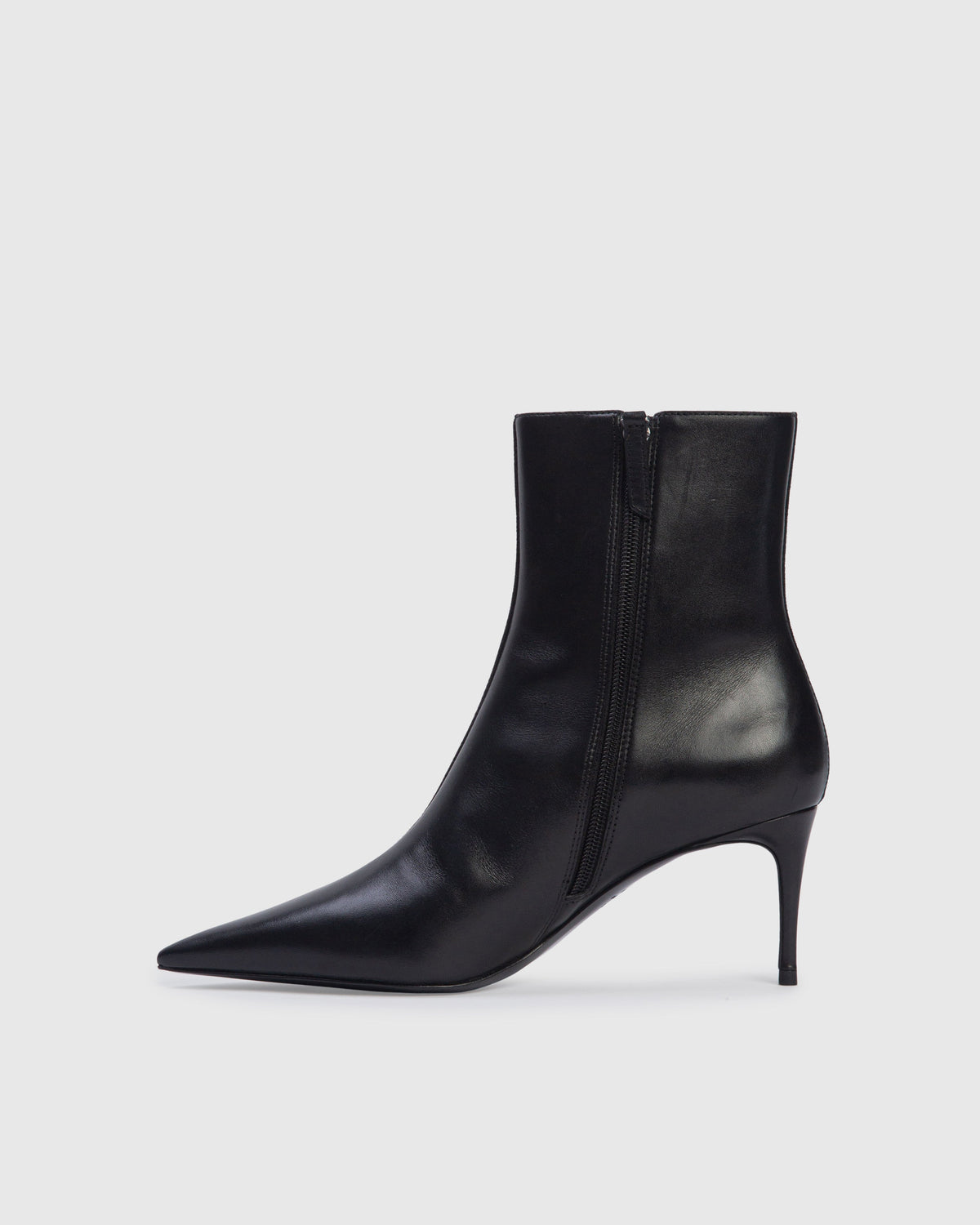 Oblika 70 Boot in Black Suede / Black Leather Mix