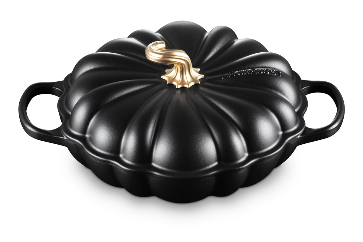 Le Creuset Signature Pumpkin Braiser in Licorice