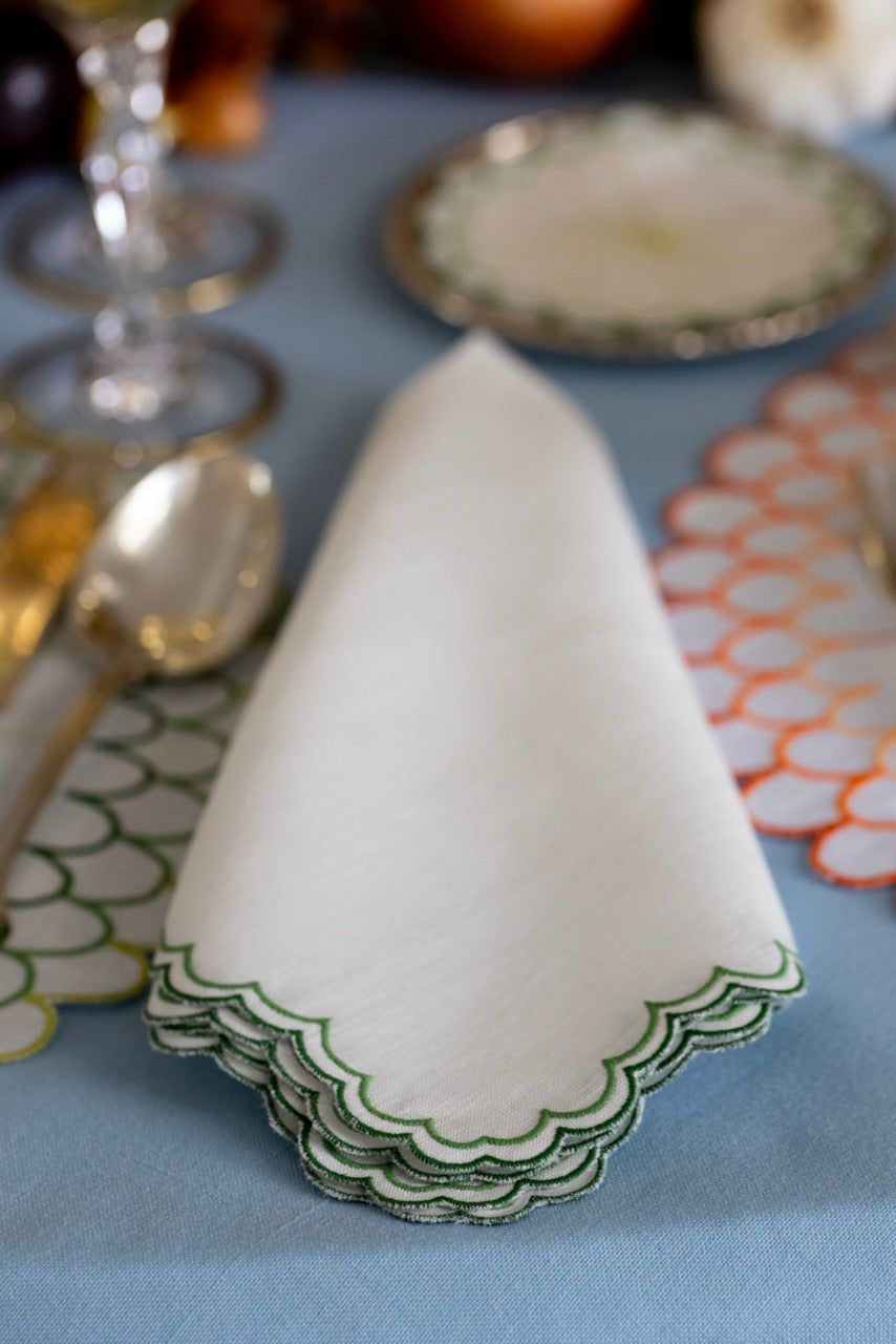 Escama Linen Dinner Napkin in Green