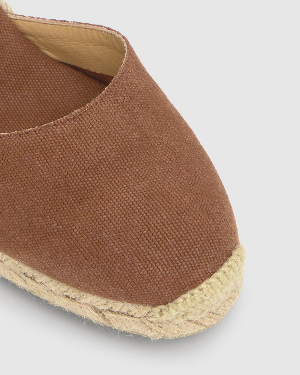 Carina 8 in Pecan