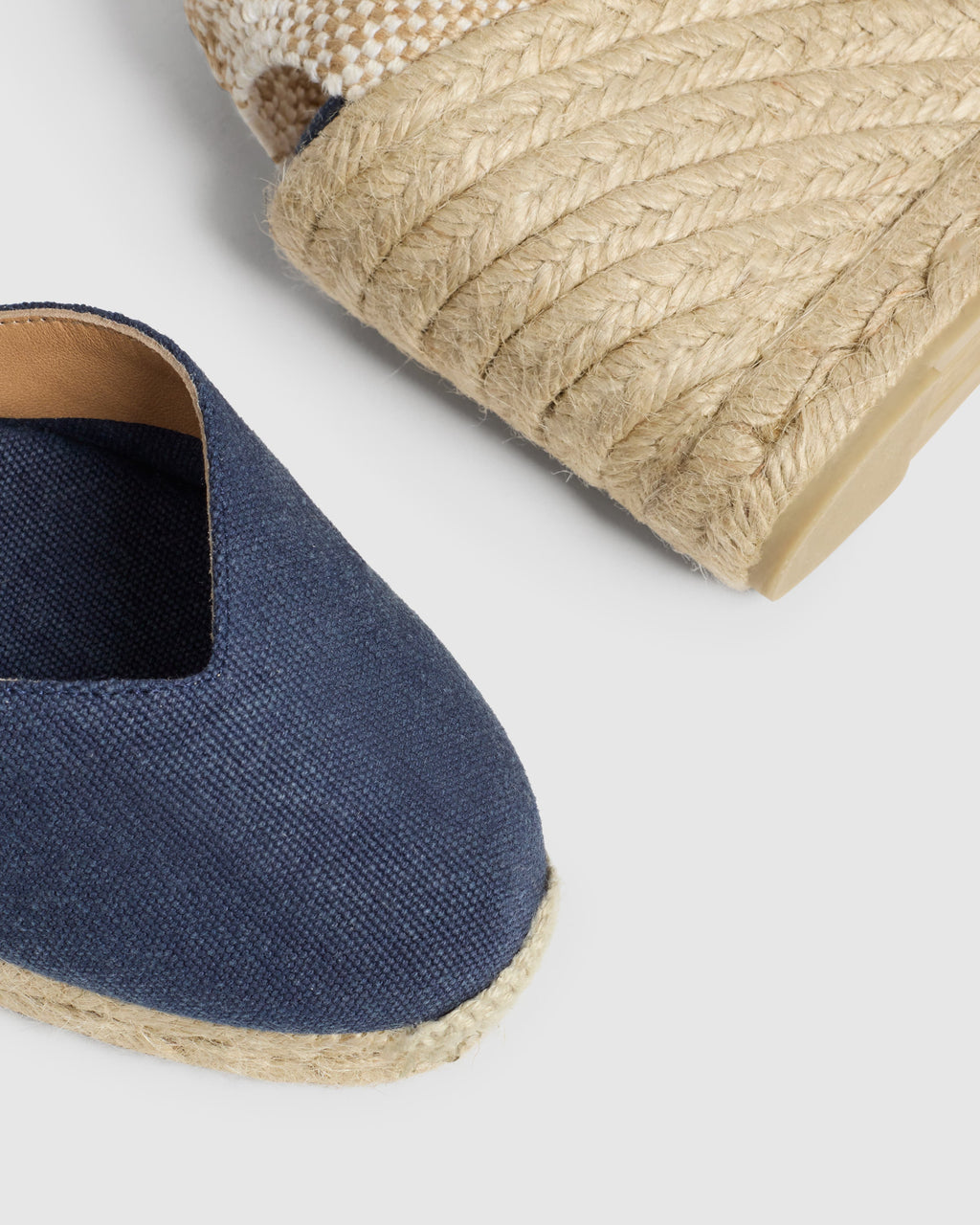 Chiara 8 in Oxford Blue
