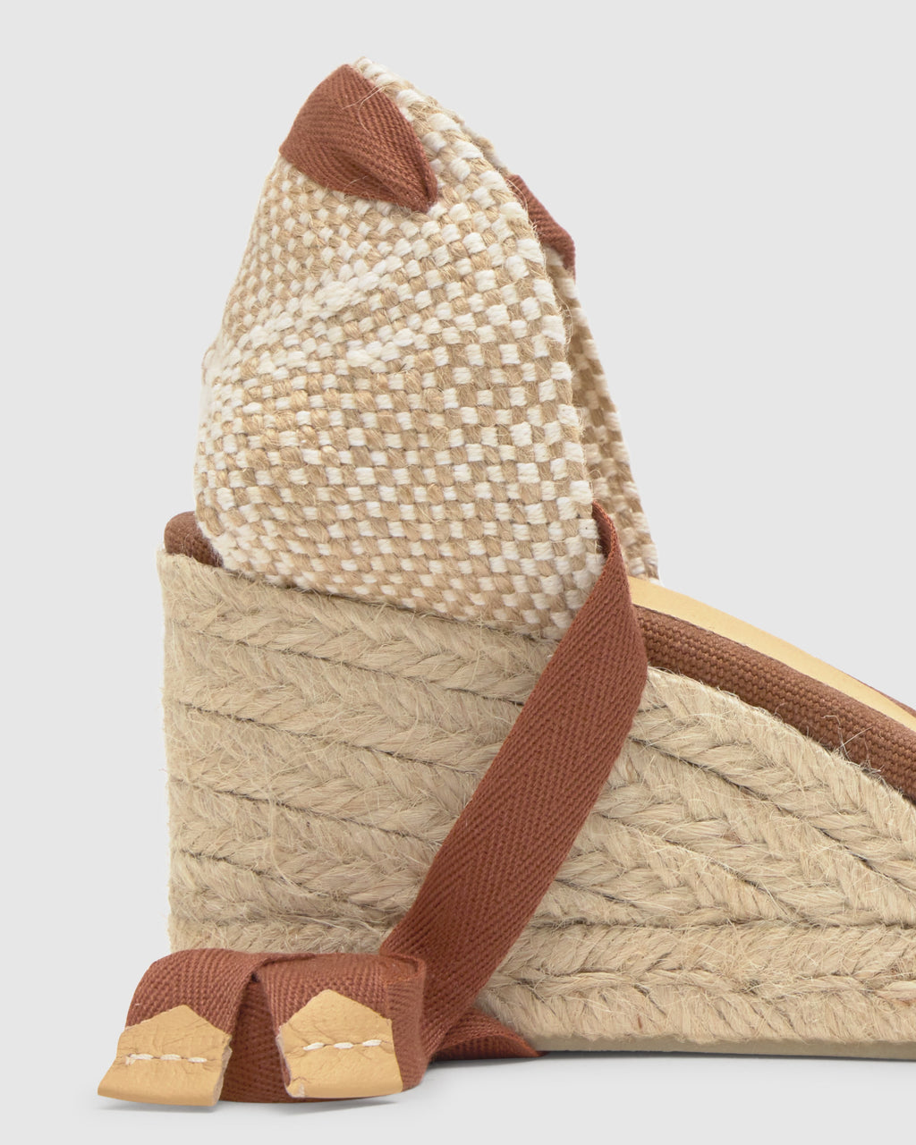 Chiara 6 in Pecan