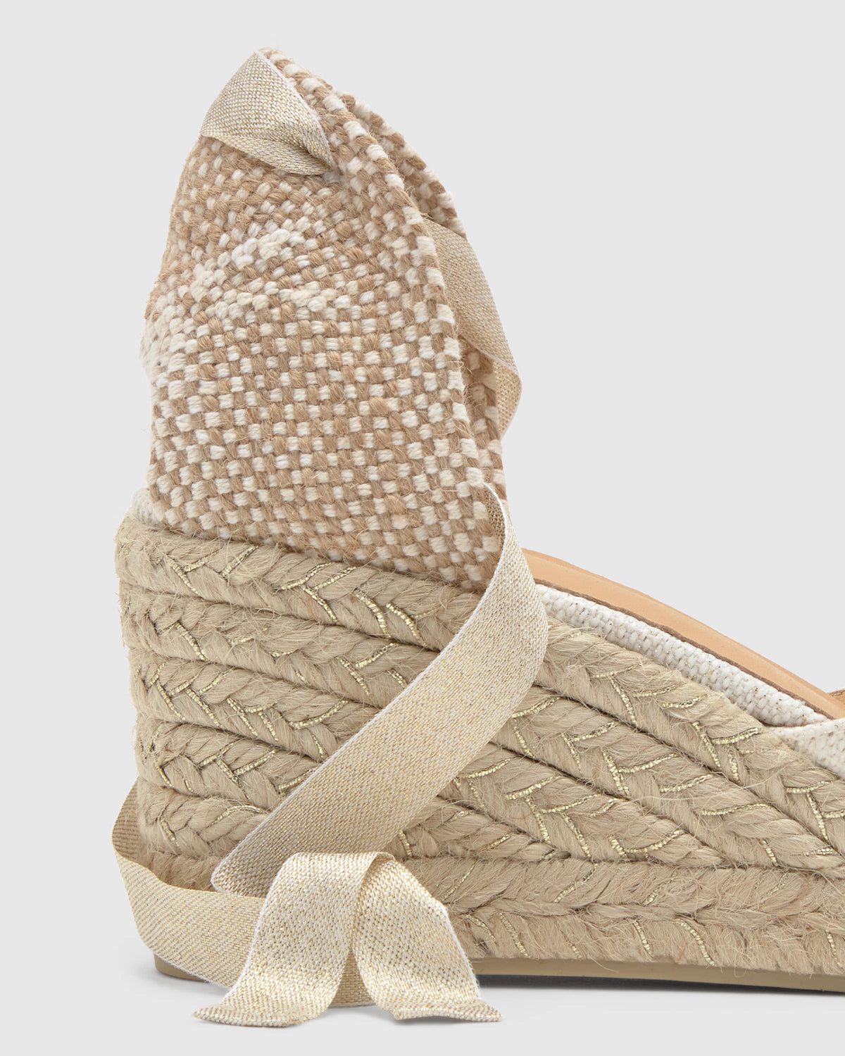 Carina 6 in White/Gold