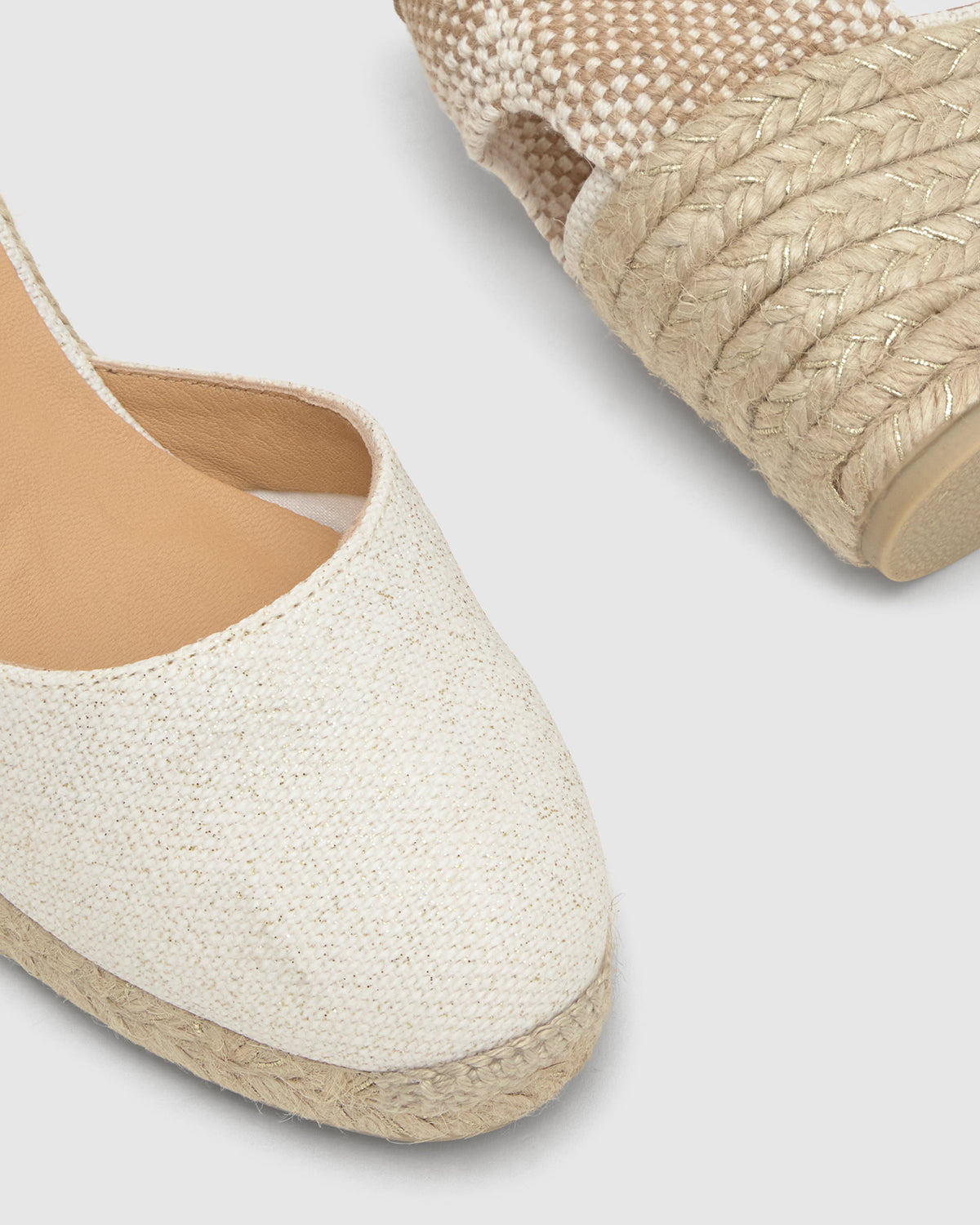 Carina 6 in White/Gold