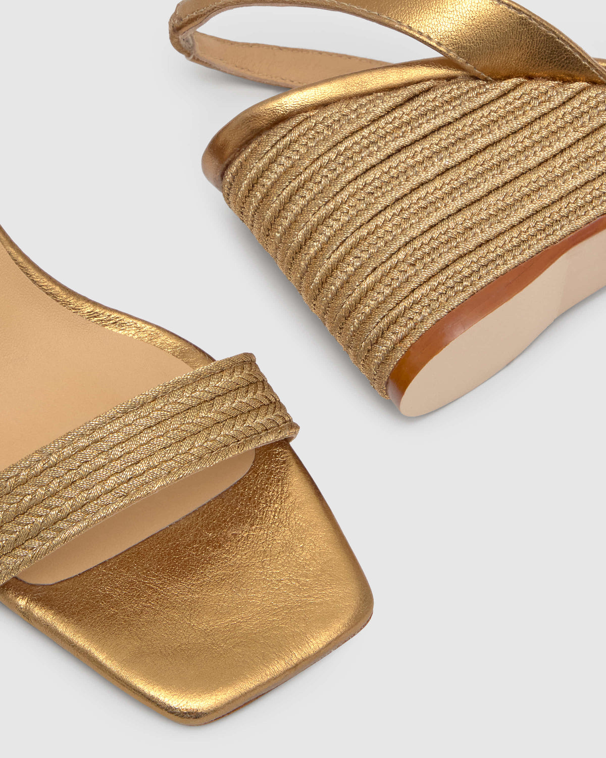 Barby in Old Gold