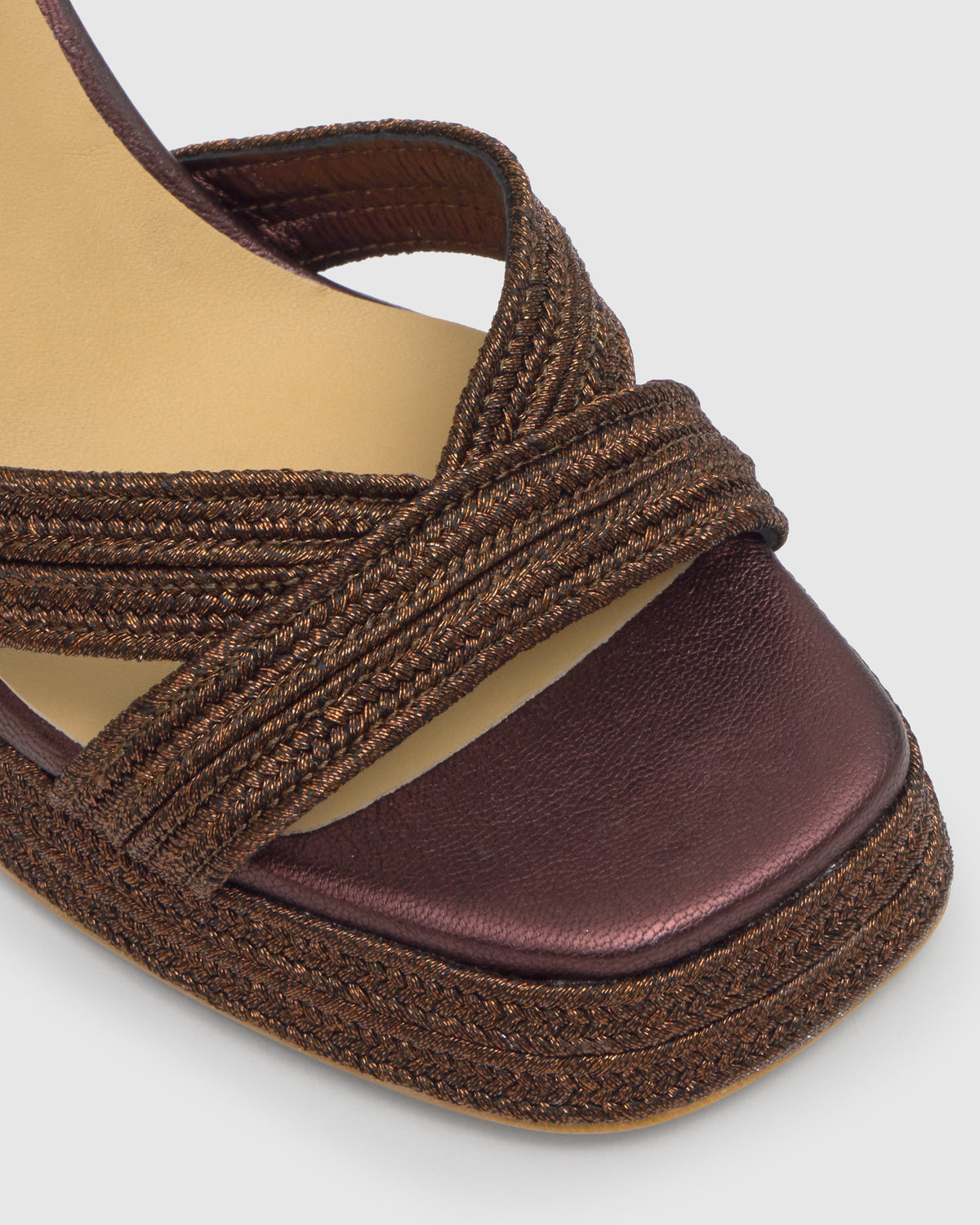 Valle in Dark Brown