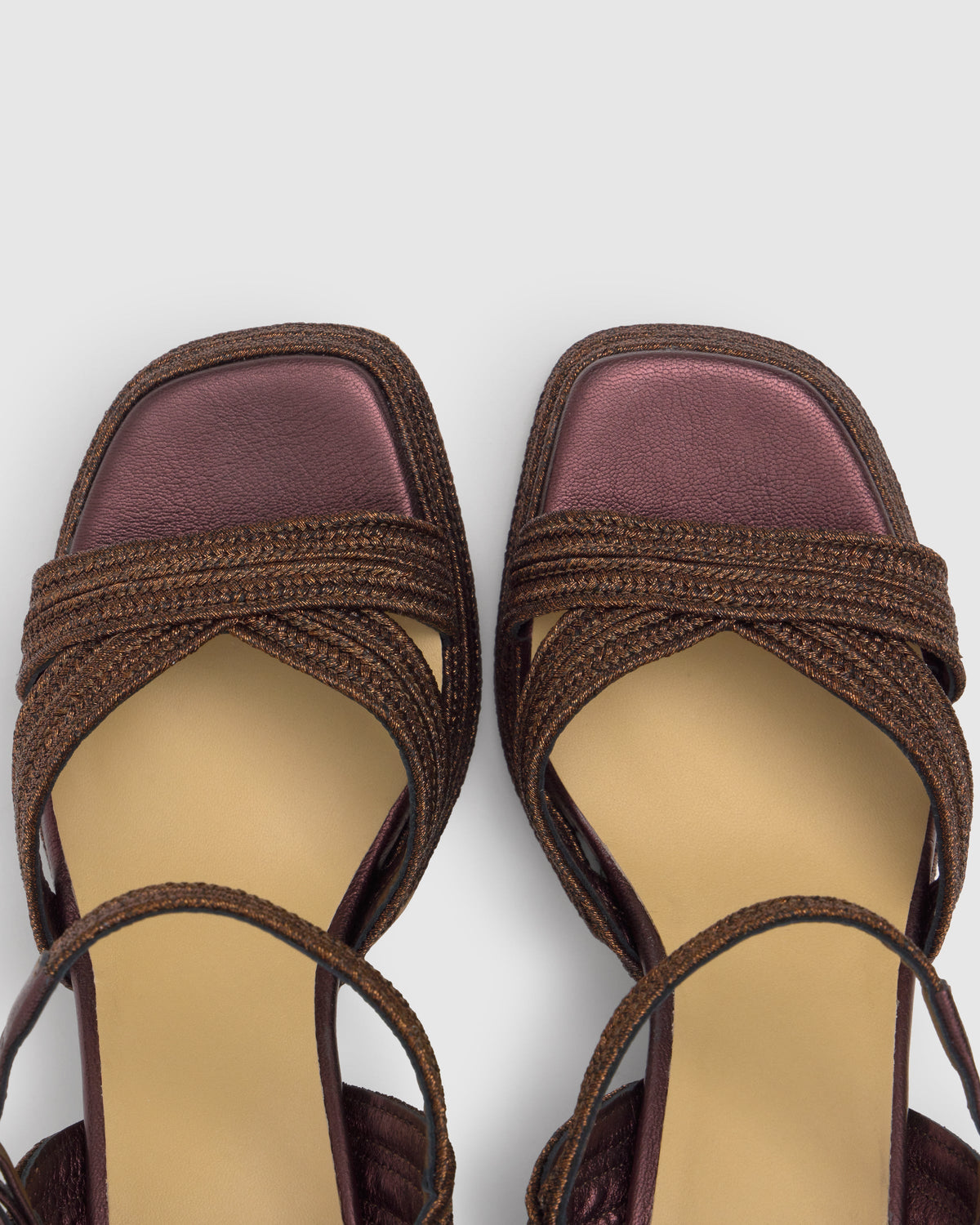 Valle in Dark Brown