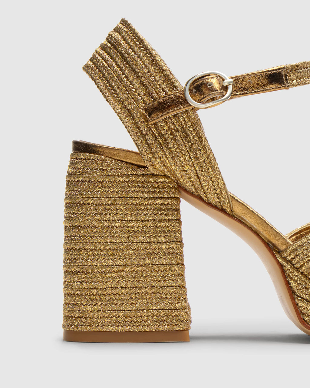 Valle in Old Gold