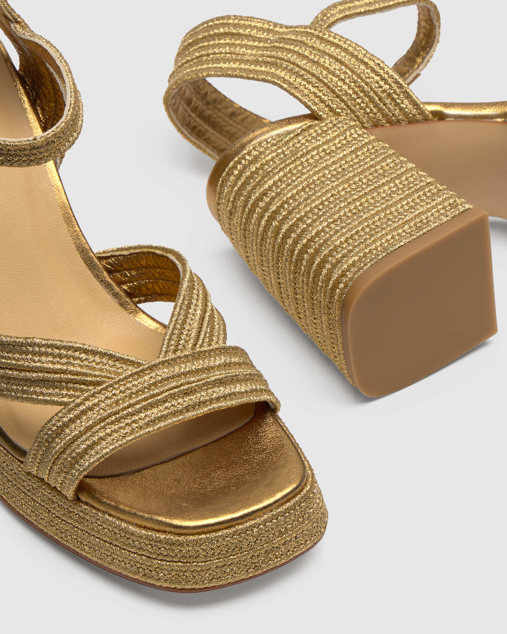 Valle in Old Gold