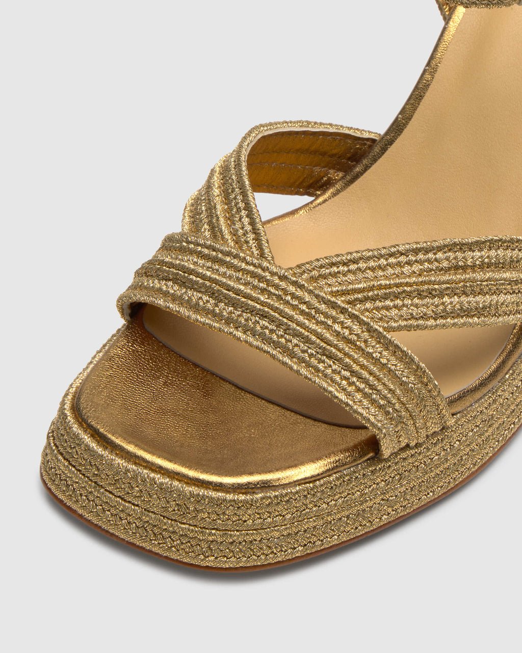 Valle in Old Gold