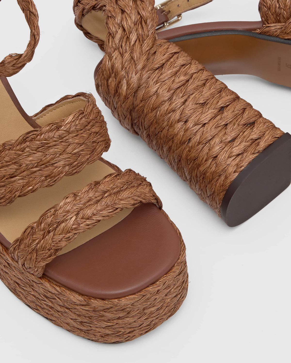 Fresa in Chocolate Brown Raffia