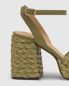 Valeriette in Olive