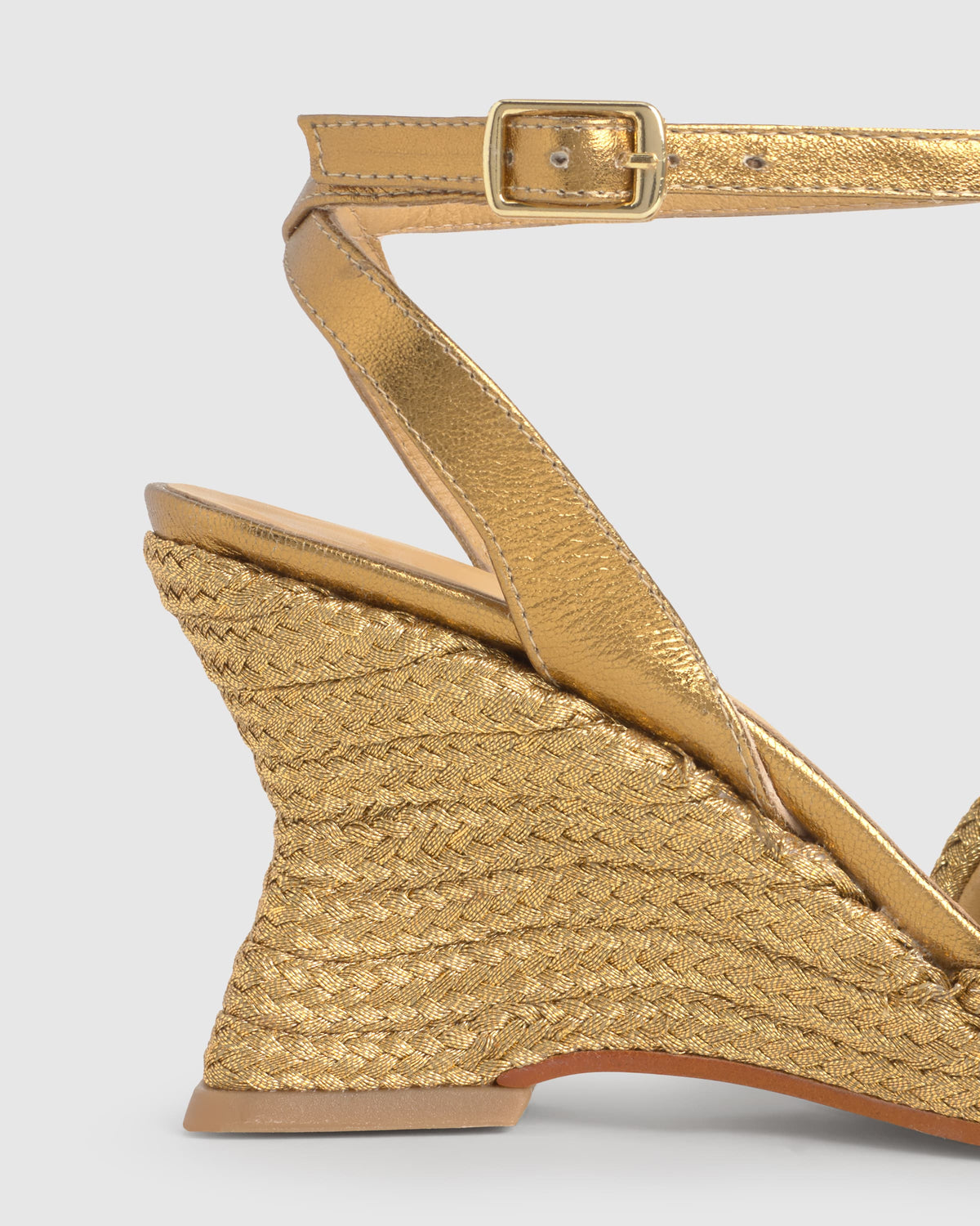 Julia in Old Gold