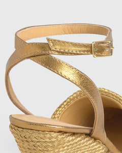 Julia in Old Gold