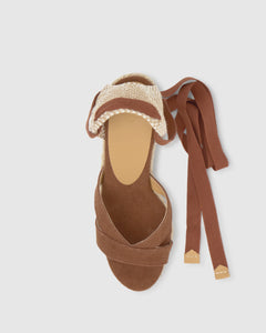 Bailey 8 in Pecan