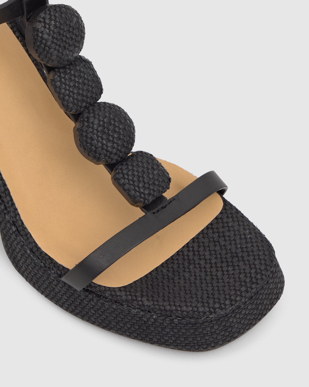 Vitto in Black