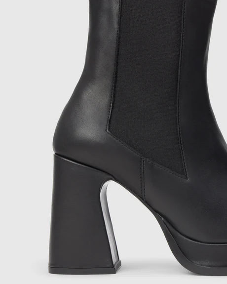 Bimba in Black