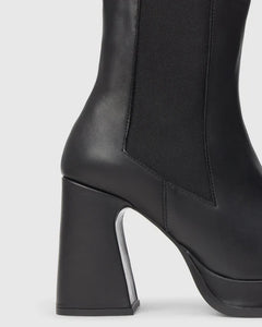 Bimba in Black