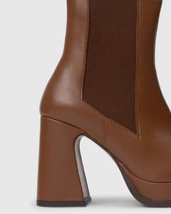 Bimba in Caramel