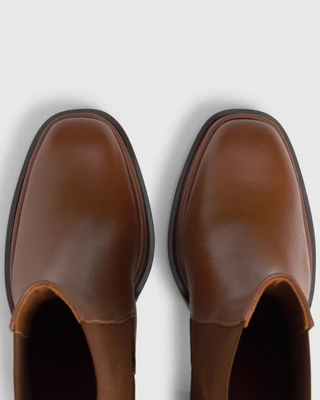 Bimba in Caramel