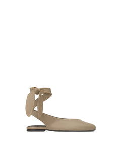 Sybil in Beige