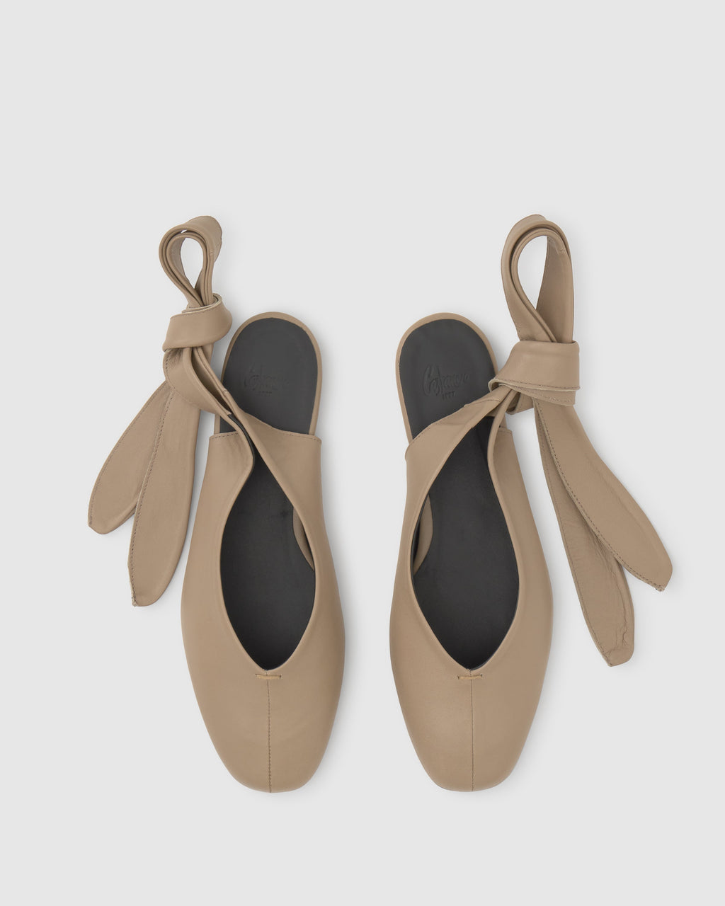Sybil in Beige