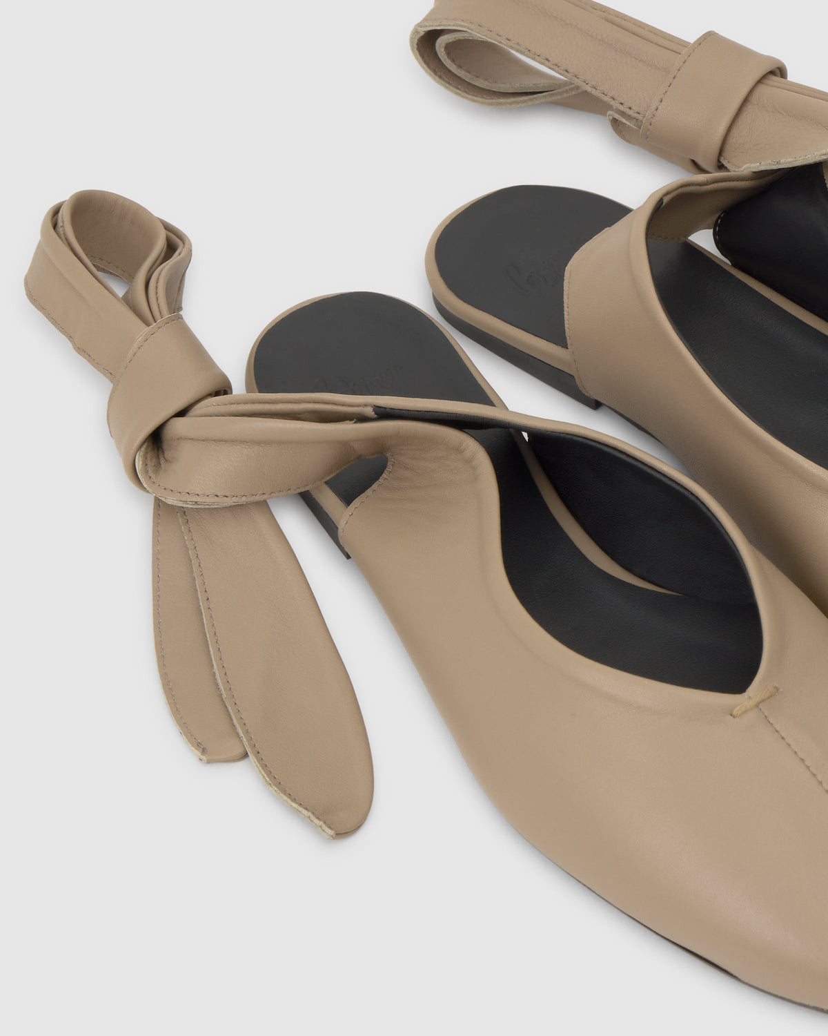 Sybil in Beige