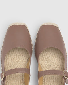 Pepa in Taupe Leather