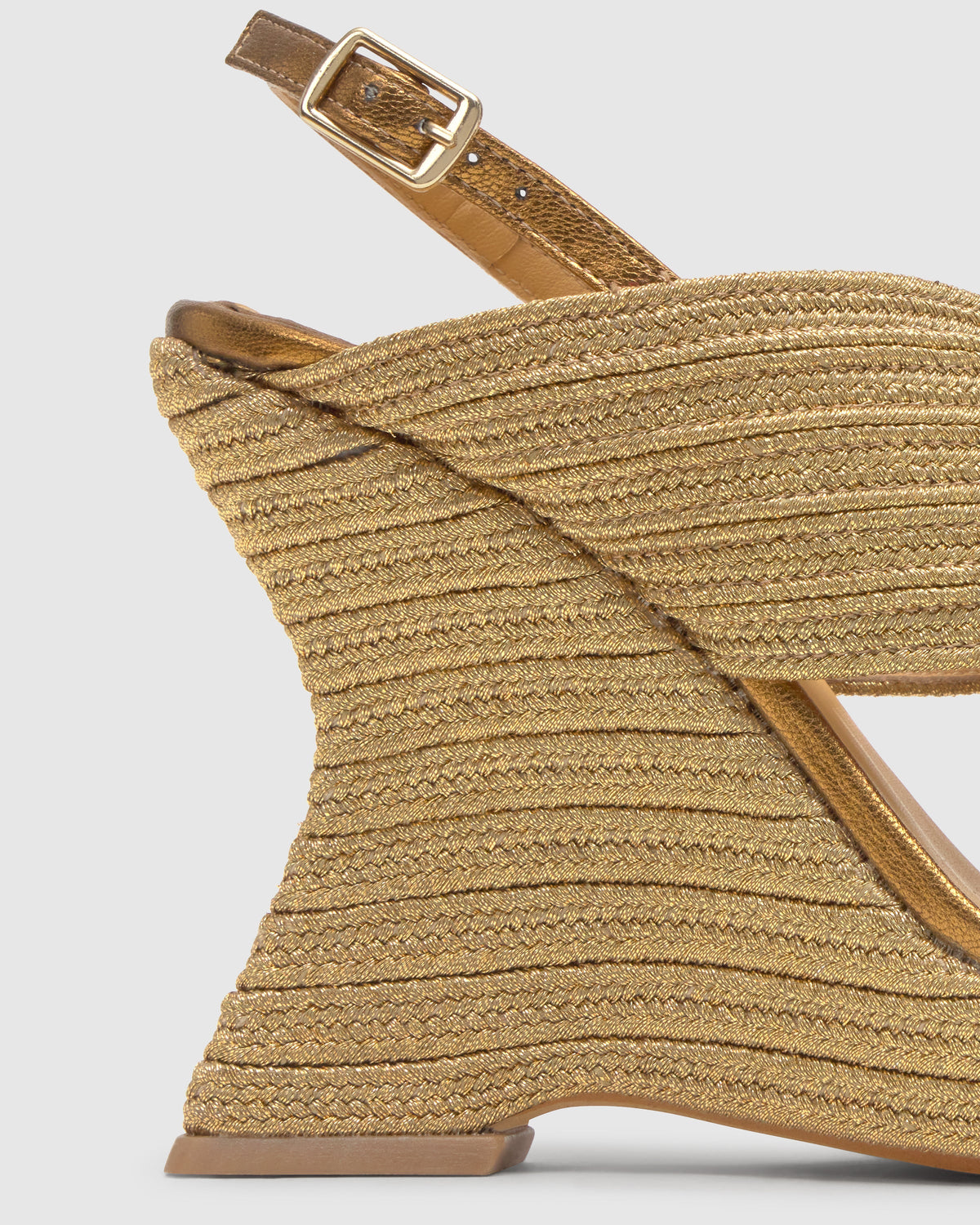 Juliet 142 in Old Gold
