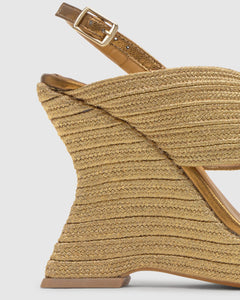 Juliet 142 in Old Gold