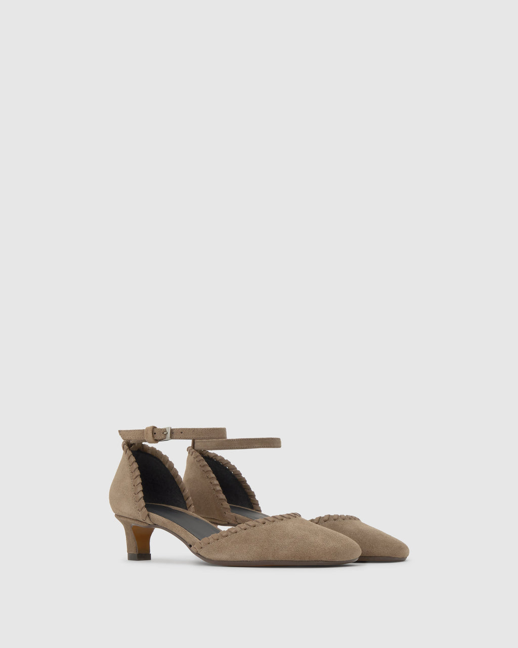 Adela in Beige