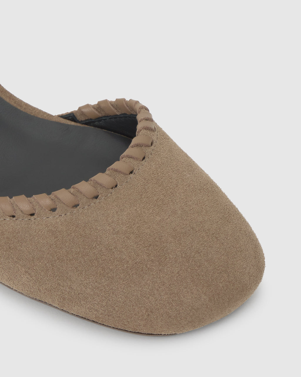 Adela in Beige
