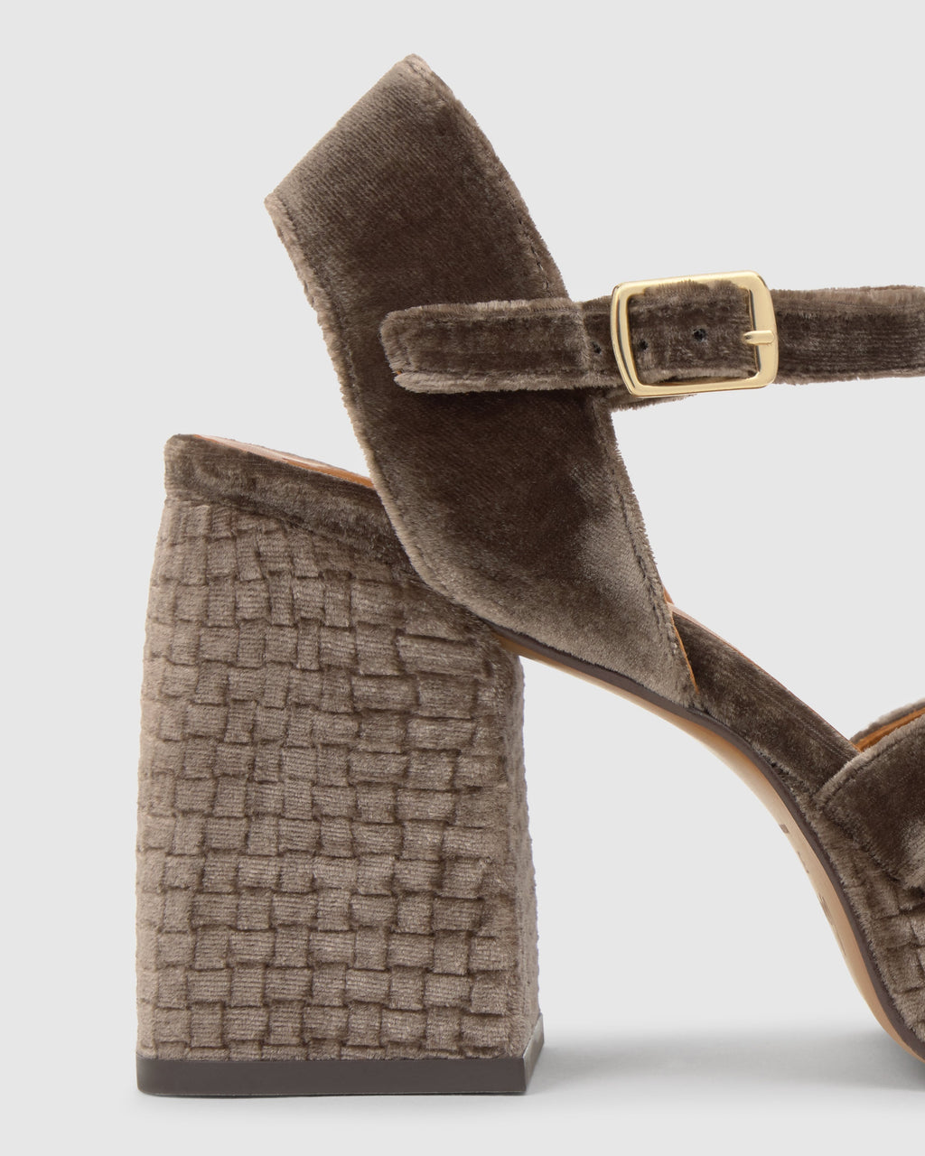 Vero in Brown